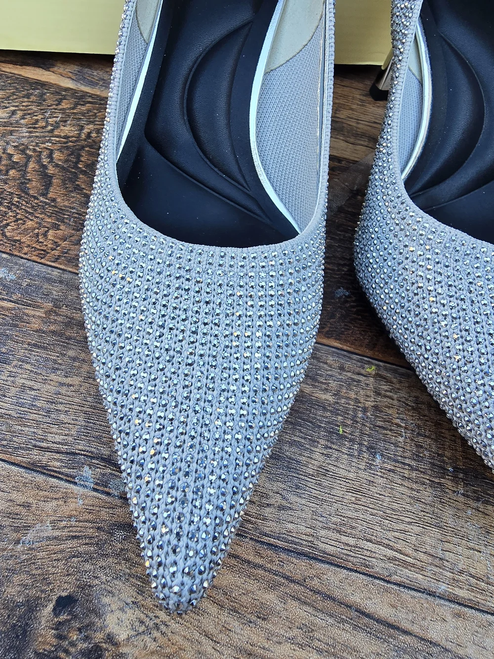 Cosy Elegant Women's Pointed Toe Heels in Silver Size 8